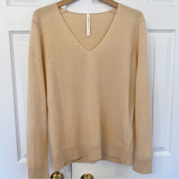 Aritzia babaton cashmere sweater - Picture 2 of 8